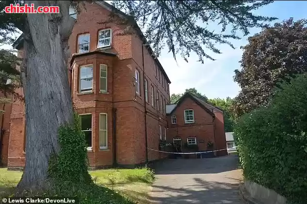 小留学生残忍谋杀同学,英国名校凶案震惊全国!警察:他用锤子砸碎了舍友的头骨 第2张 小留学生残忍谋杀同学,英国名校凶案震惊全国!警察:他用锤子砸碎了舍友的头骨 第2张