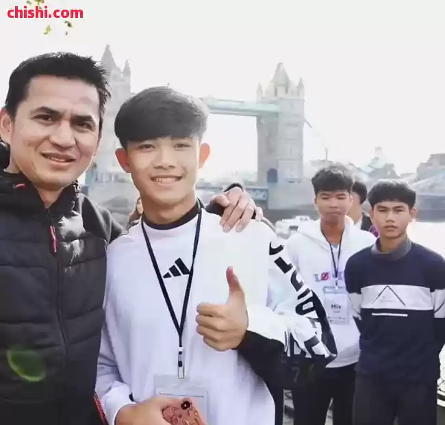 小留学生残忍谋杀同学,英国名校凶案震惊全国!警察:他用锤子砸碎了舍友的头骨 第17张 小留学生残忍谋杀同学,英国名校凶案震惊全国!警察:他用锤子砸碎了舍友的头骨 第17张